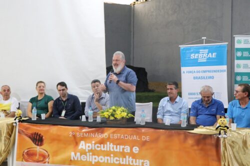 Padre Pedro debate desafios da apicultura e meliponicultura em seminário