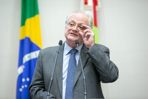 Gripe: Dr. Vicente relaciona baixa adesão à vacina com ocupação quase total dos leitos de UTIs