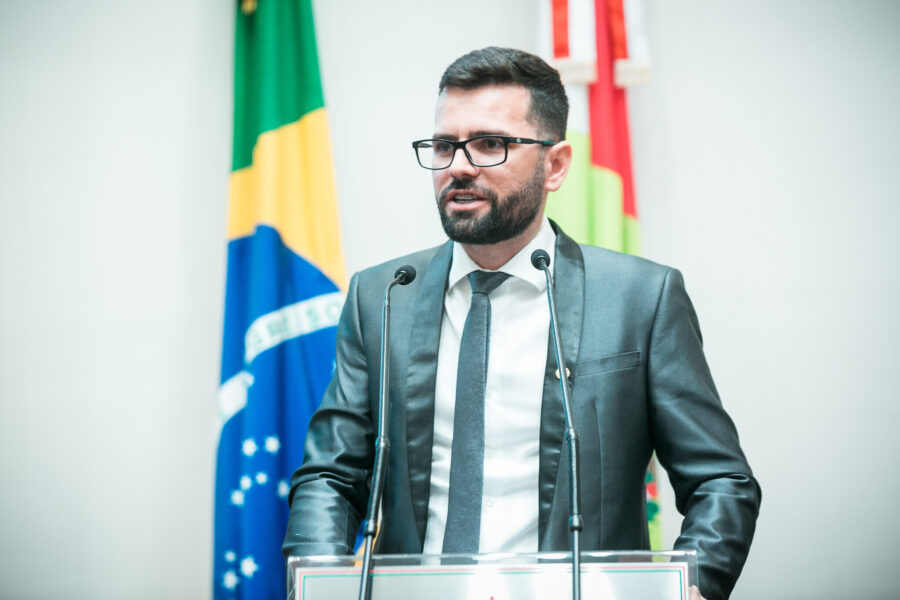 Deputado André de Oliveira.
