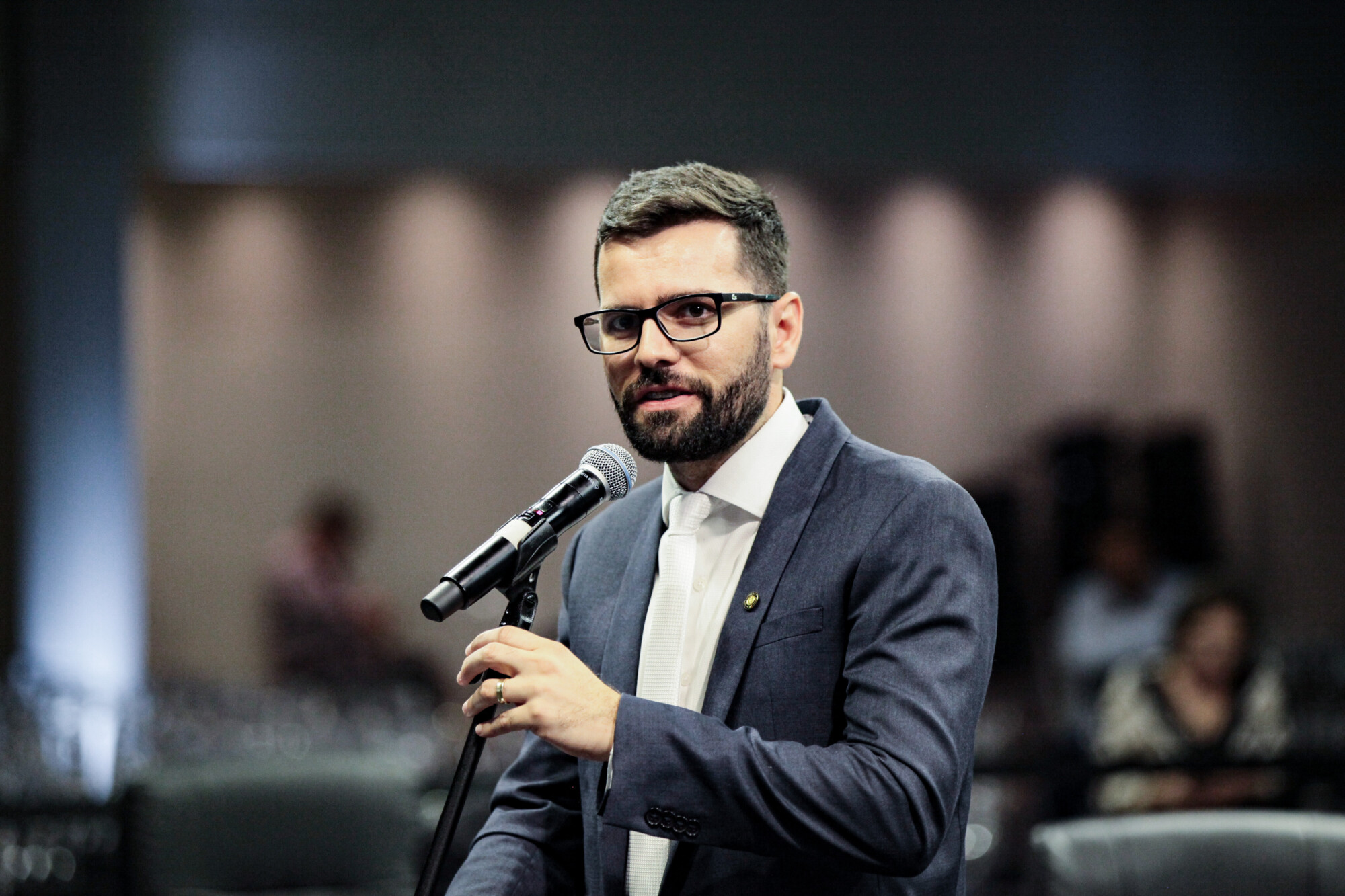 - Deputado André de Oliveira (NOVO)