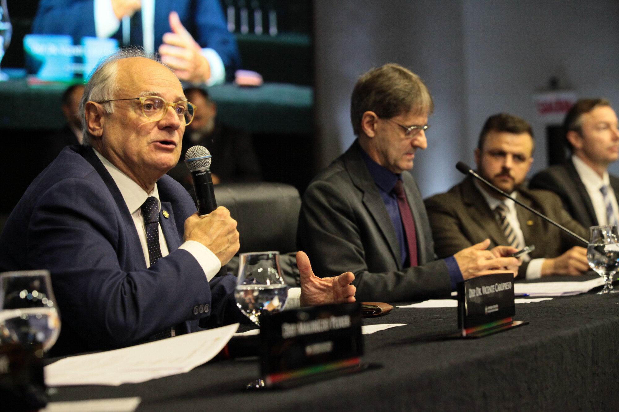 - Deputado Dr. Vicente Caropreso (PSDB) 
 - Deputado Neodi Saretta (PT)