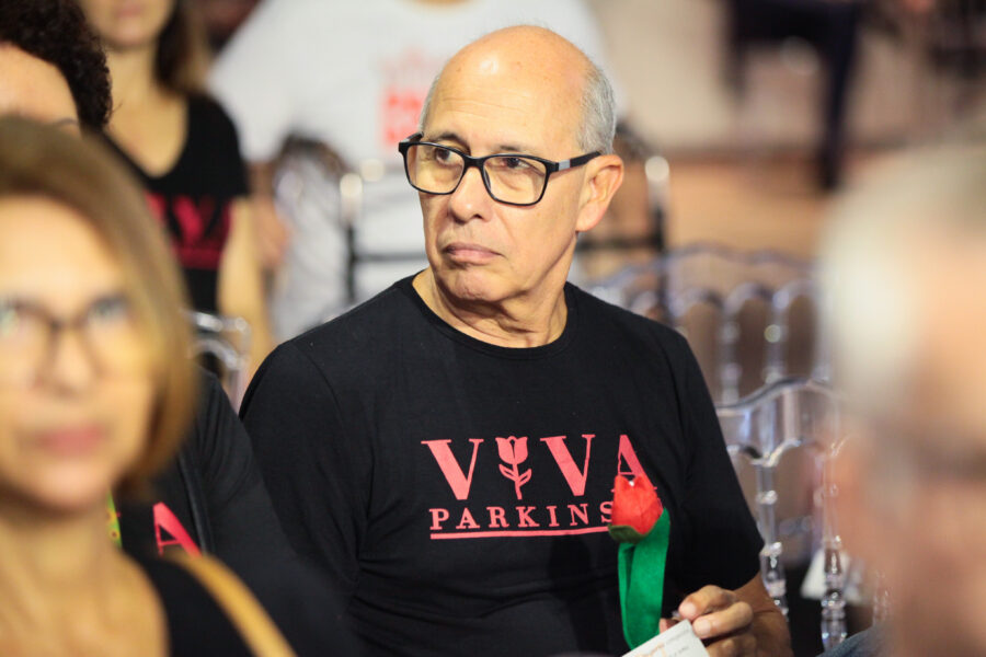 Nelson Lins, professor aposentado e integrante da Associação Viva Parkinson.