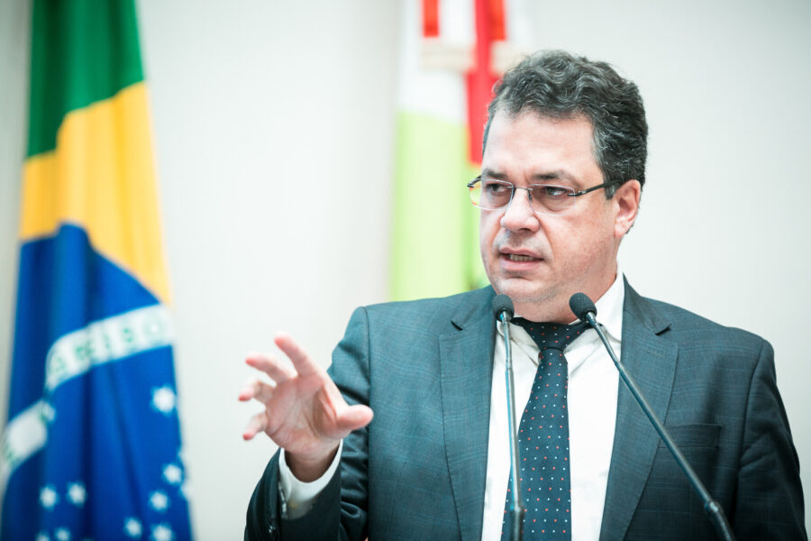 Rodrigo Minotto ocupou a tribuna para defender o derrubada de veto a projeto que trata da Defensoria Pública
