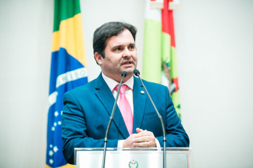Sérgio Guimarães defende obrigatoriedade do “Teste do Olhinho” em recém-nascidos