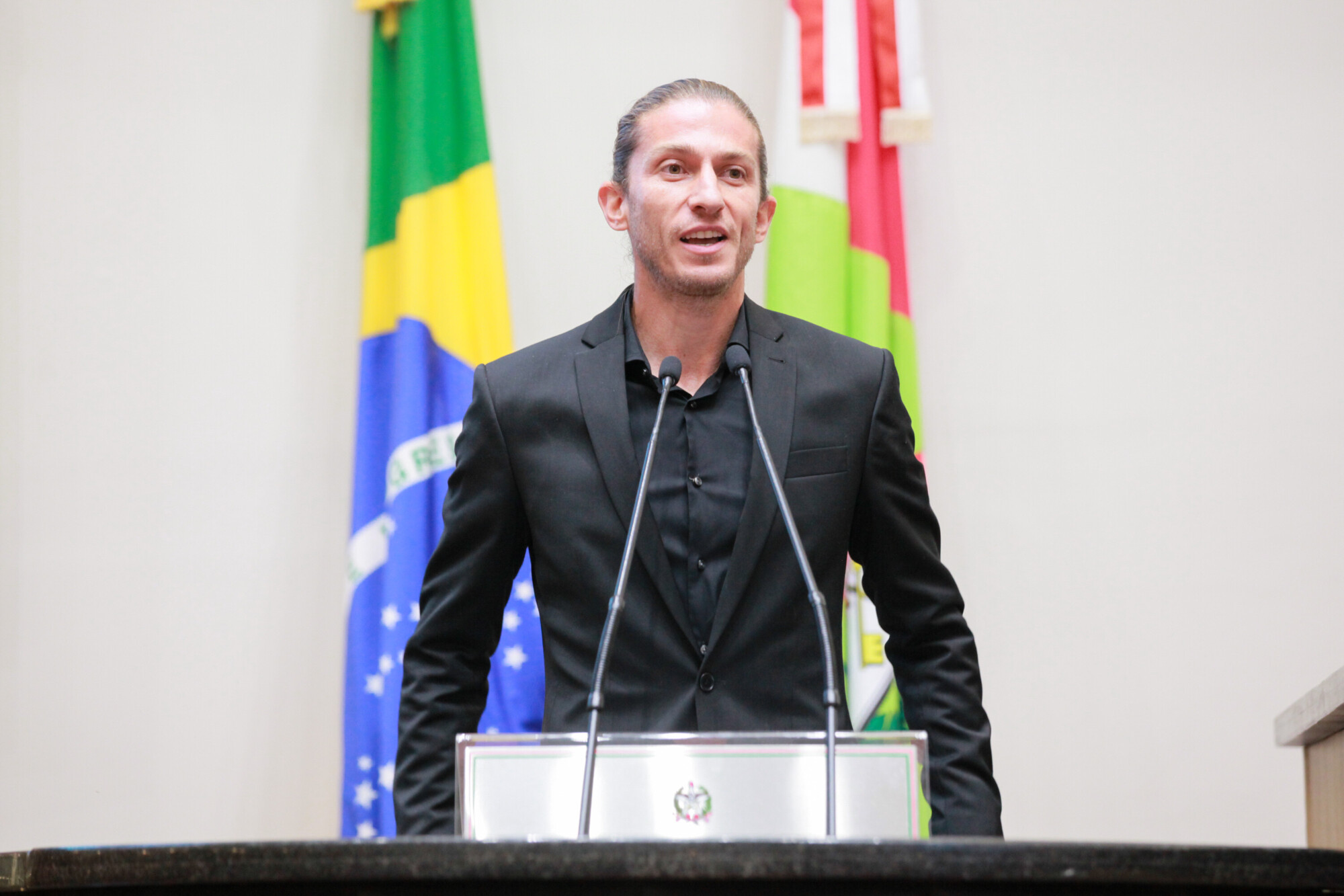 - Filipe Luiz Kasmirski - Ex Jogador de Futebol