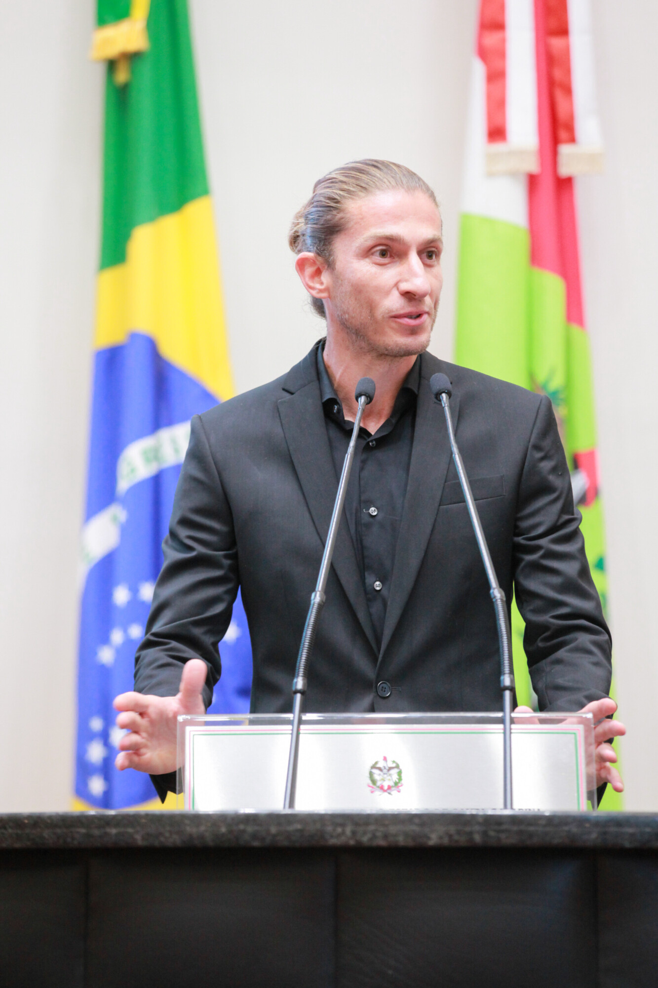 - Filipe Luiz Kasmirski - Ex Jogador de Futebol