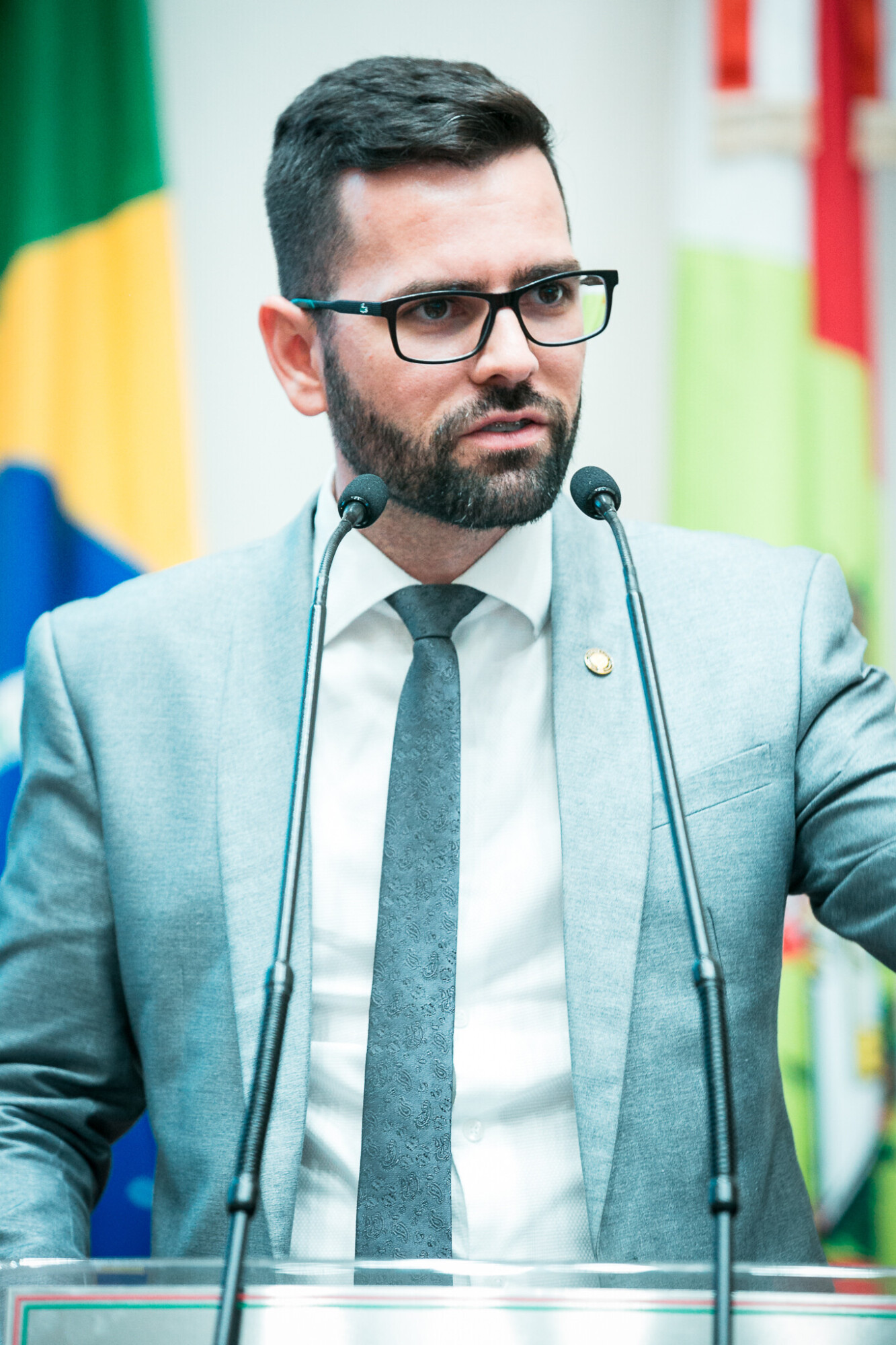 - Deputado André de Oliveira (NOVO)
