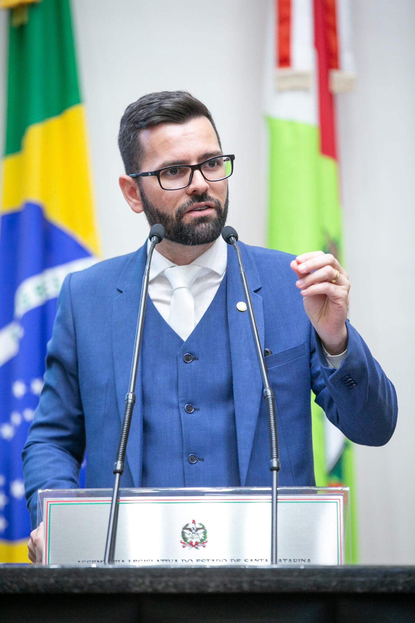 - Deputado André de Oliveira (NOVO)