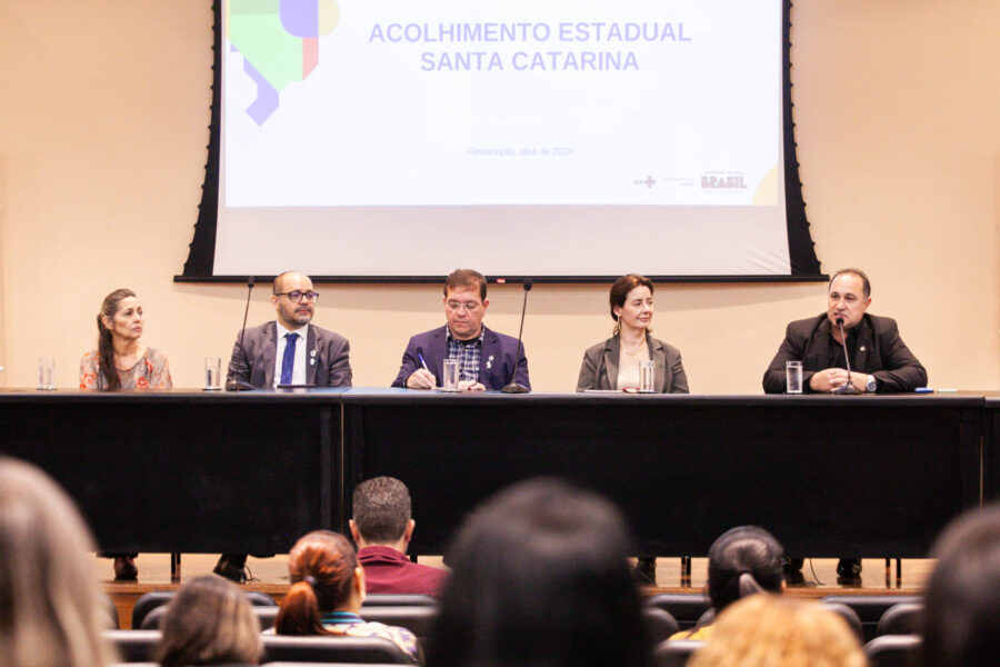 Evento marcou o acolhimento de 543 médicos, que vão atuar em 120 municípios de SC