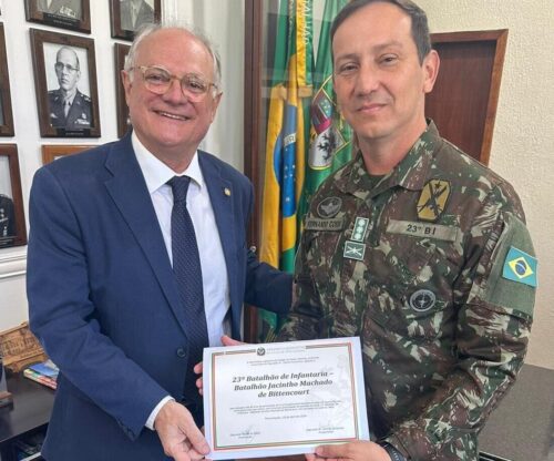 Força Expedicionária: Deputado presta homenagem ao 23º BI de Blumenau