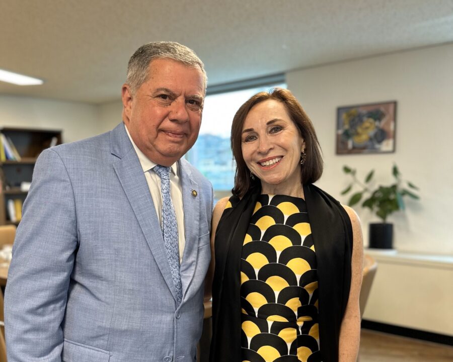 Deputado Mário Motta e embaixadora do Brasil em Seul, Márcia Abreu