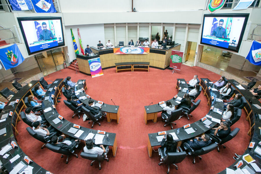 Sessão ordinária do Parlamento Jovem