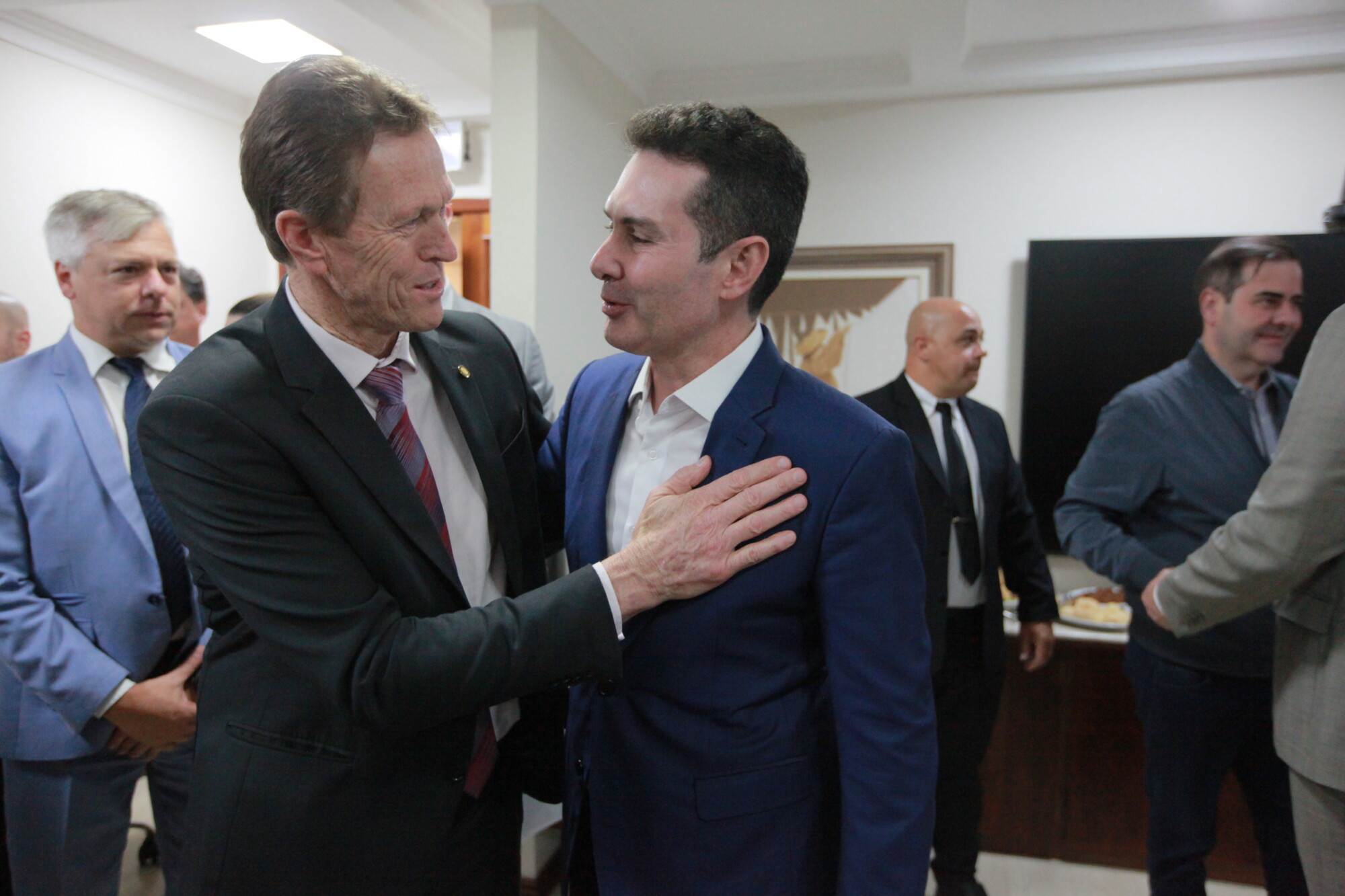 - Deputado Volnei Weber (MDB)
 Jader Filho - Ministro das Cidades