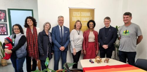 Fabiano da Luz conhece iniciativas de direitos humanos na Univille