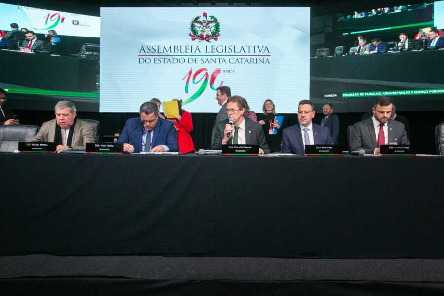Comissão de Trabalho reuniu-se na manhã desta quarta-feira (3), em Criciúma