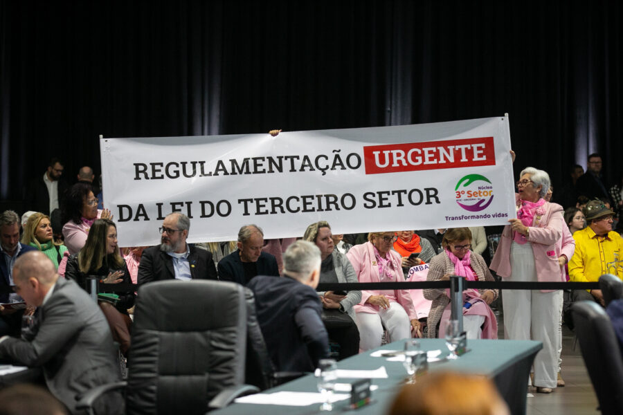 Ao todo, 17 entidades, além da Câmara de Vereadores de Criciúma, manifestaram-se na sessão desta quarta (3)