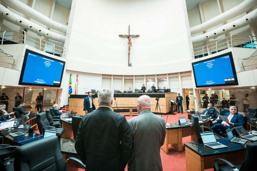 Plenário da Assembleia Legislativa, na tarde desta quarta-feira (17)