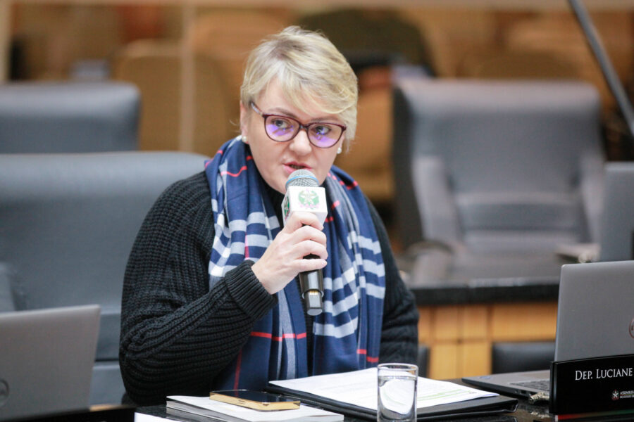 Deputada Luciane Carminatti