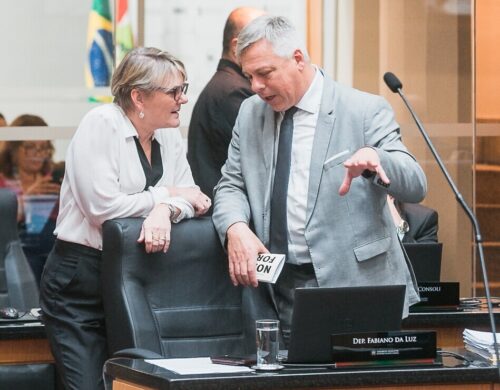 Deputados criticam governo por recusar devolução do dinheiro do Ministério dos Transportes