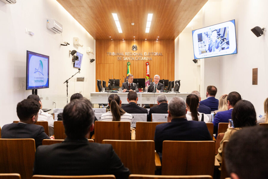 Evento é realizado na sede do TRE-SC, em Florianópolis.