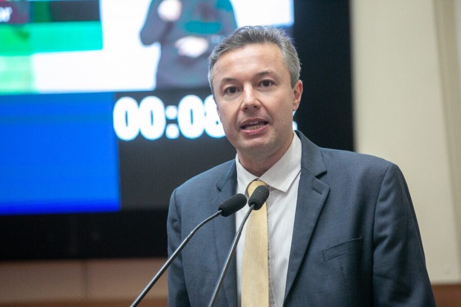 Deputado Napoleão Bernardes.
