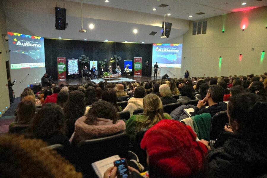 Evento em Criciúma, realizado nesta segunda (8), encerrou ciclo de sete seminários regionais promovidos pela frente parlamentar