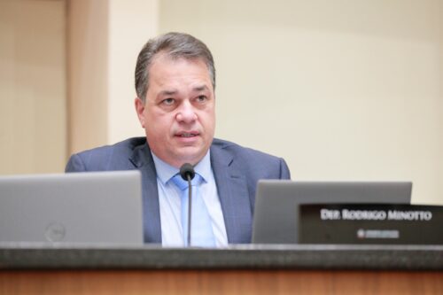 Santa Catarina terá reserva de vagas de estágio para estudantes da rede pública