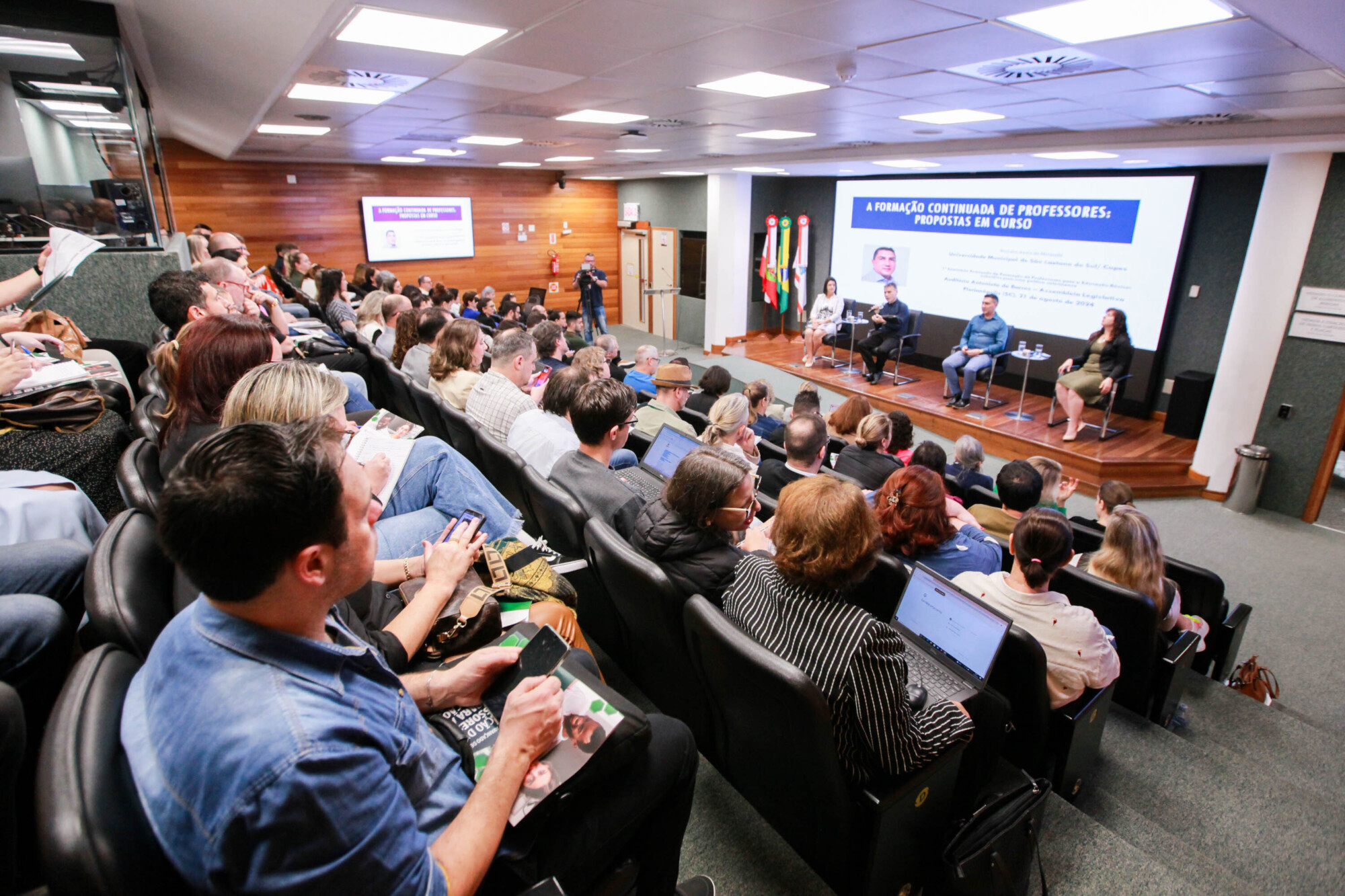 Seminário Avançado de Formação de Professores (Mesa Redonda – Plenarinho)