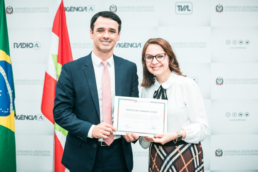 Deputado Marcos da Rosa e a médica pediatra Tatiana de Andrade Lemos