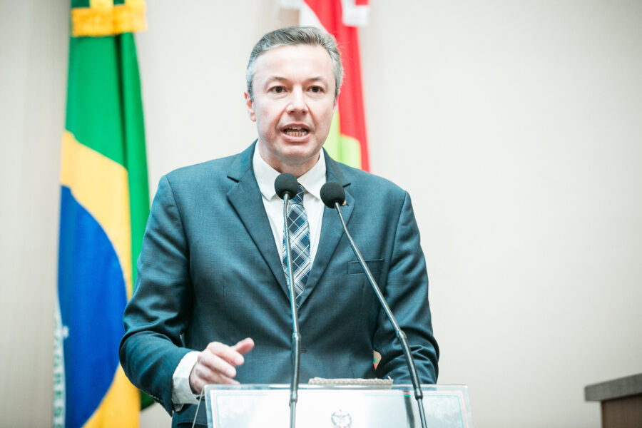 Deputado Napoleão Bernardes (PSD) trouxe o tema para a tribuna.