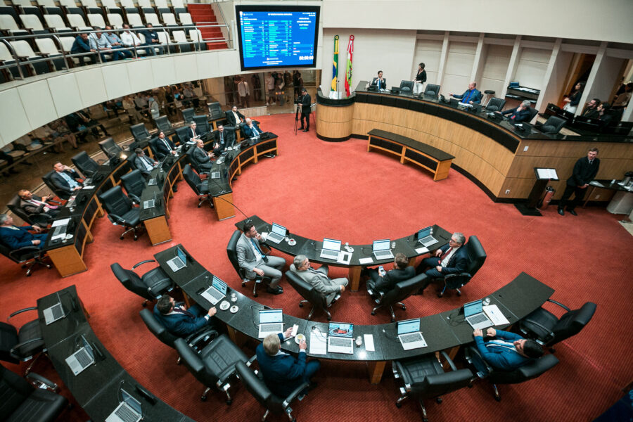 Proposta foi aprovada na tarde desta quarta-feira (16).