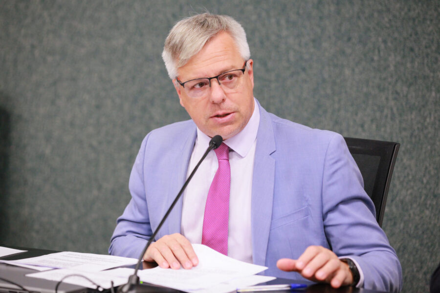 Deputado Fabiano da Luz na reunião da Comissão Especial criada por Ato da Presidência