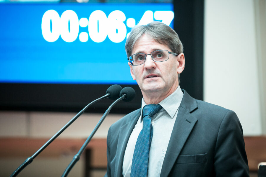 Deputado Neodi Saretta.