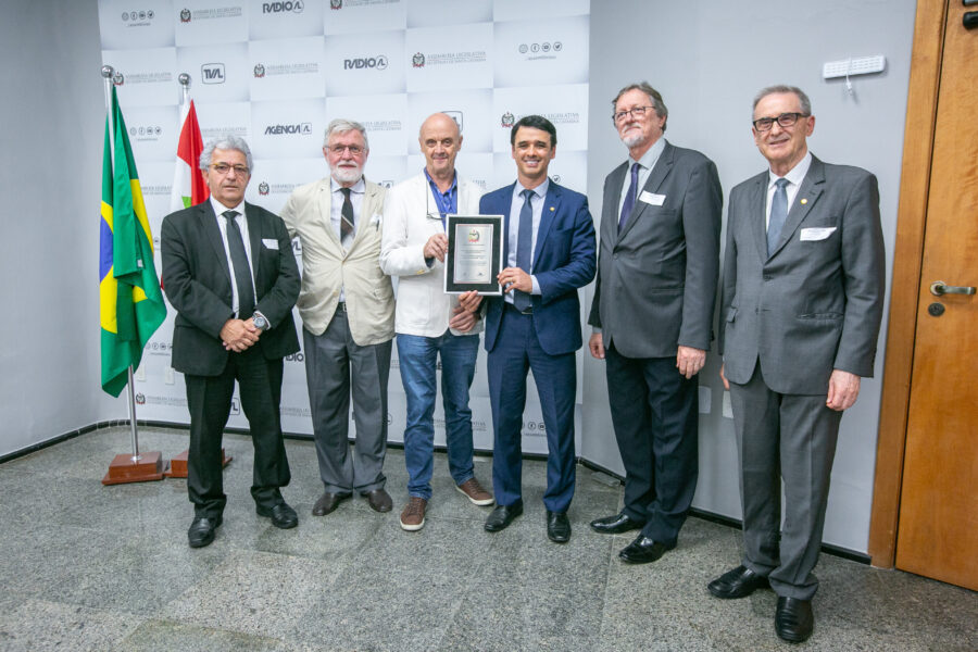 Dirigentes da fundação recebem homenagem do deputado Marcos da Rosa; entidade completou 40 anos