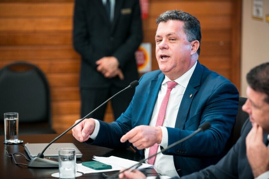 Deputado Ivan Naatz: Em defesa da sociedade