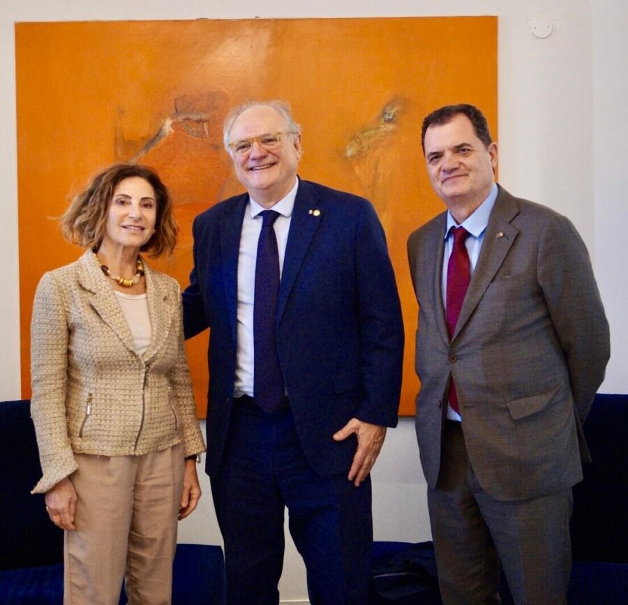 Deputado Vicente Caropreso, professora titular da Faculdade de Economia da Universidade de Roma, Donatella Strangio e o deputado italiano Fabio Porta