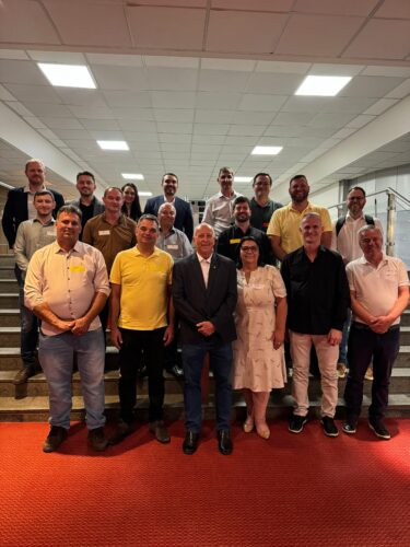 Oscar Gutz reúne prefeitos e vices eleitos pelo PL no Alto Vale