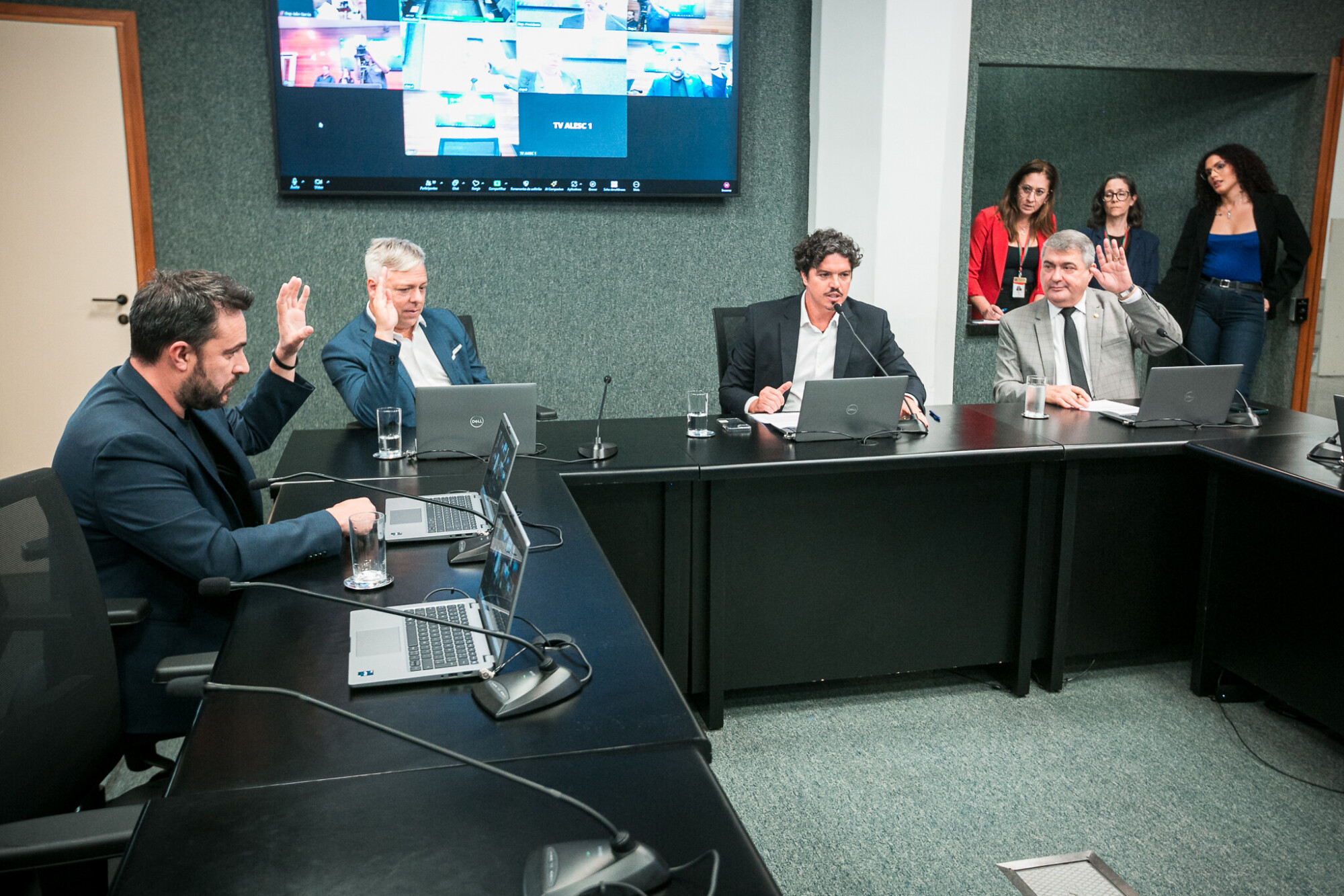 - Deputado Marcius Machado (PL) 
 - Deputado Fabiano da Luz (PT) 	
 - Deputado Marquito (PSOL)
 Deputado Antídio Lunelli (MDB)