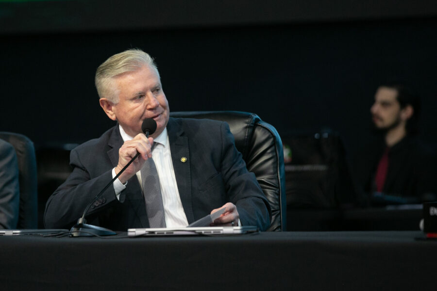 Deputado Nilso Berlanda (PL), conduziu o debate na Comissão de Assuntos Municipais.