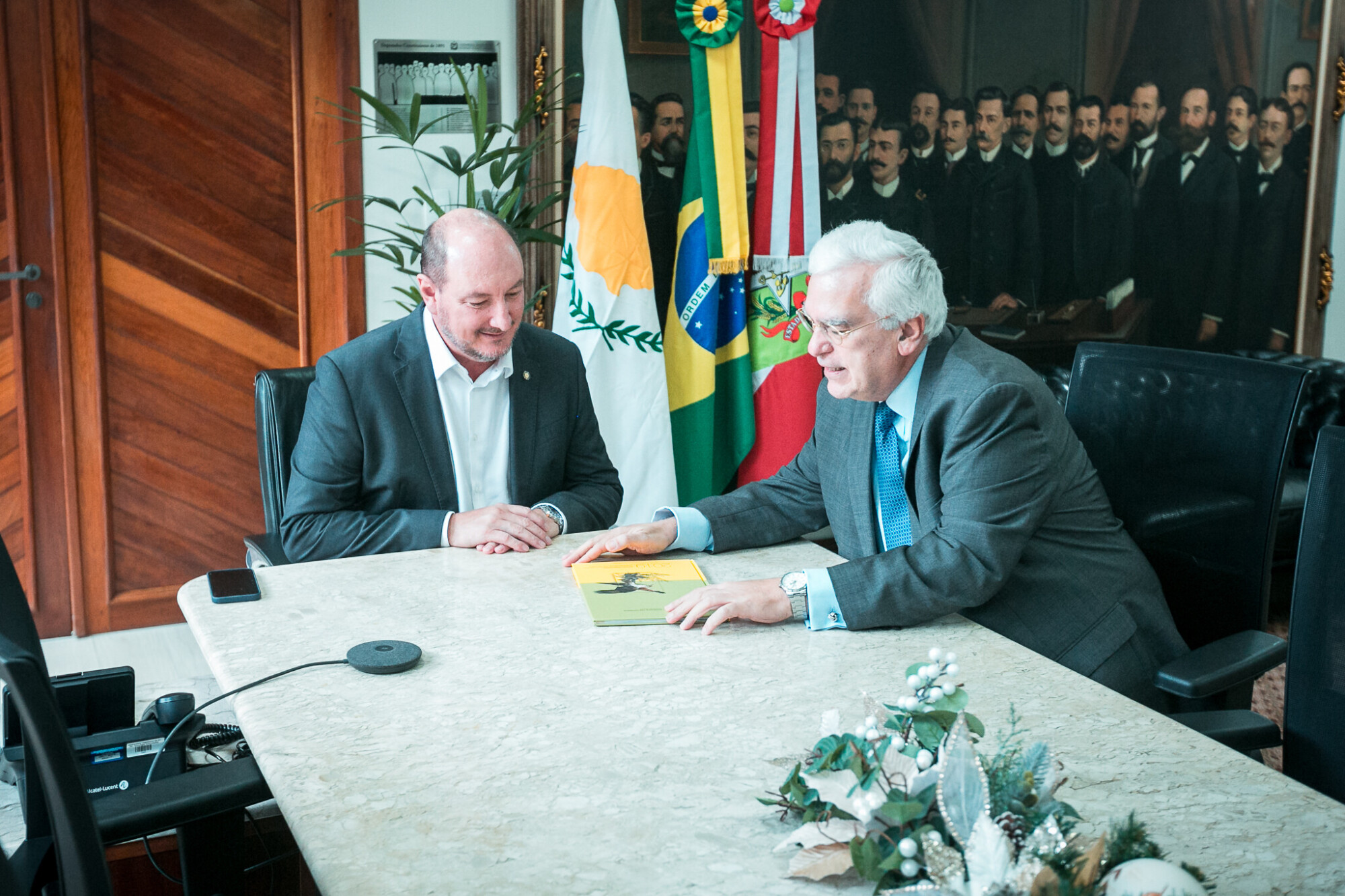 - Deputado Mauro de Nadal (MDB) 	
- Vasilios Philippou - Embaixador do Chipre