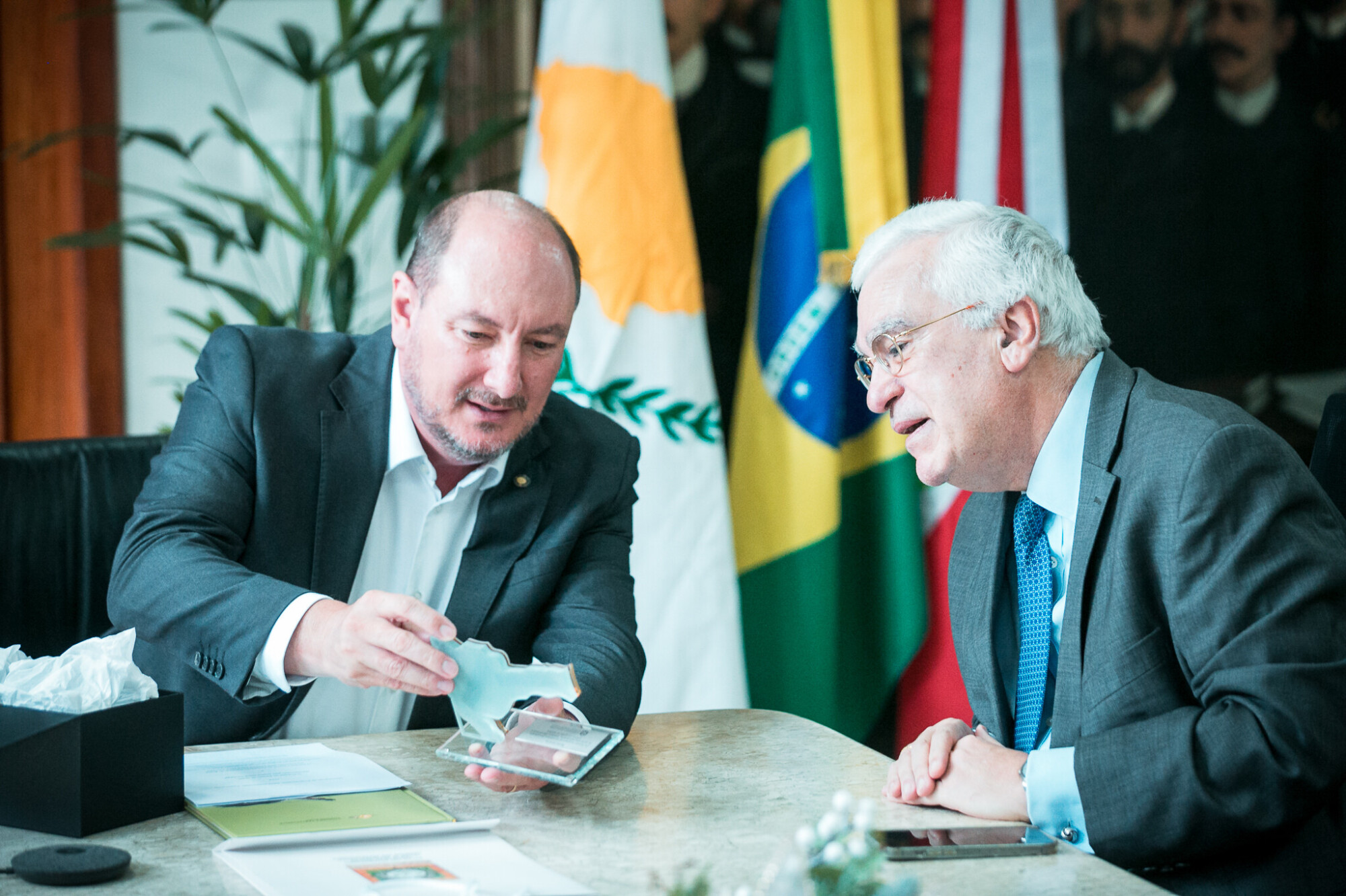 - Deputado Mauro de Nadal (MDB) 	
- Vasilios Philippou - Embaixador do Chipre