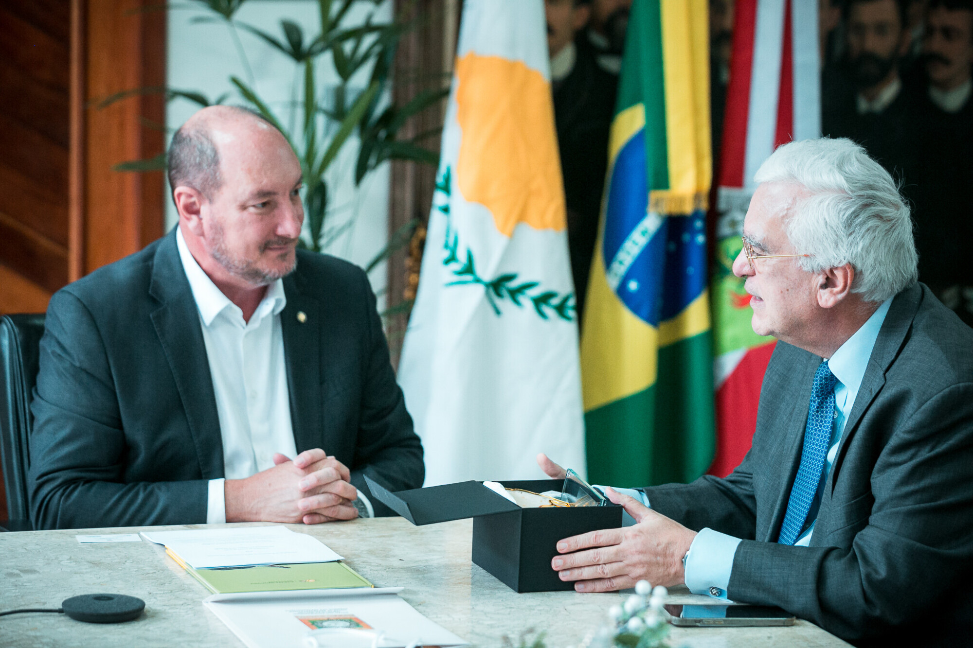 - Deputado Mauro de Nadal (MDB) 	
- Vasilios Philippou - Embaixador do Chipre
