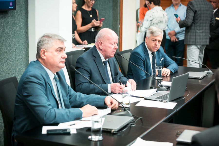 Reunião extraordinária da Comissão de Finanças desta terça-feira (19).