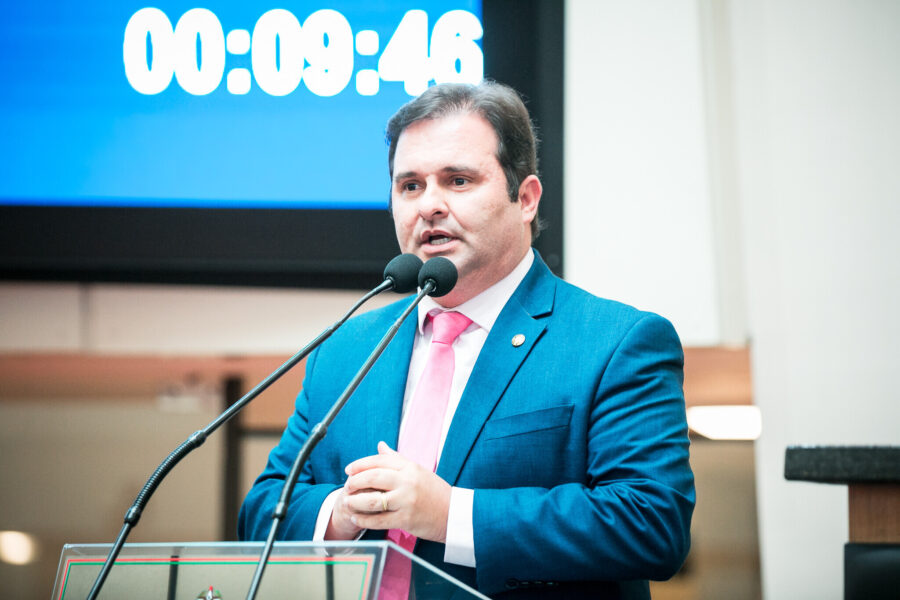 Isenção do IPVA para responsáveis por autistas: proposta é do deputado Sérgio Guimarães