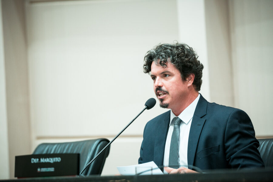 Deputado Marquito.