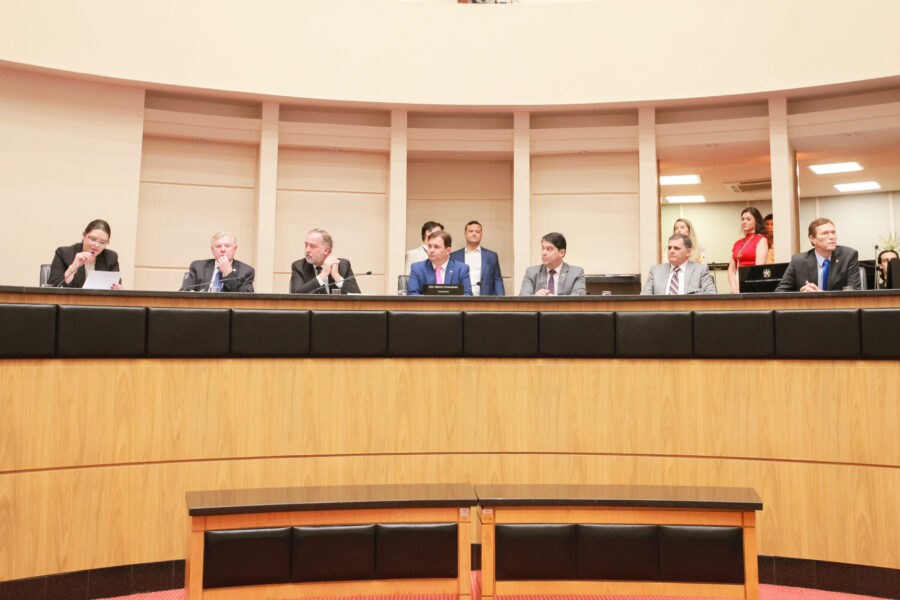 Representantes do Detran, dos CFCs e deputados discutiram o assunto em audiência pública na manhã desta terça (19)