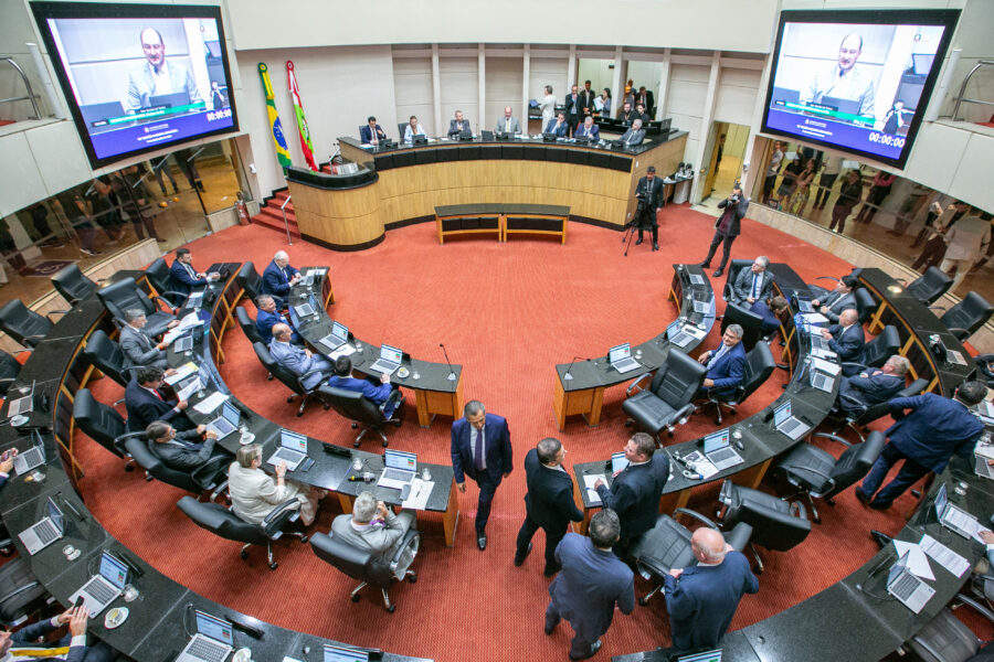 Plenário da Assembleia Legislativa, na tarde desta terça-feira (17)