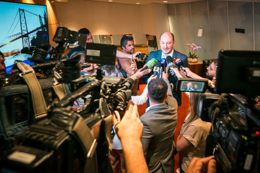 Deputado Mauro De Nadal, presidente da Alesc, concede entrevista coletiva, na qual fez balanço do ano legislativo