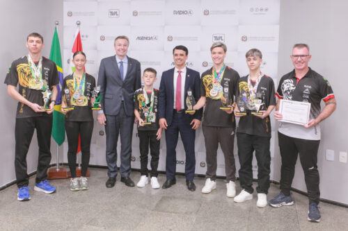 Instituto Karatê Itoupava Blumenau é homenageado pelo desempenho em campeonato brasileiro