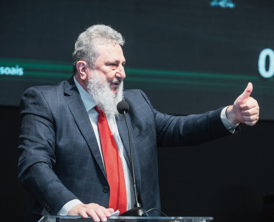 Padre Pedro falou sobre integração de três projetos já aprovados: Arranjos Produtivos Locais, Política Estadual de Plantas Medicinais e a distribuição